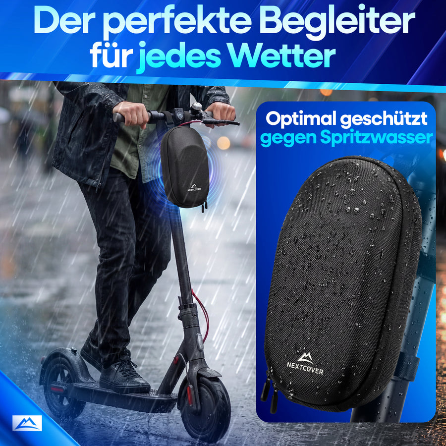 Nextcover Lenkertasche optimal geschützt gegen Spritzwasser im Einsatz bei starkem Regen am E-Scooter mit perlendem Wasser auf der Oberfläche