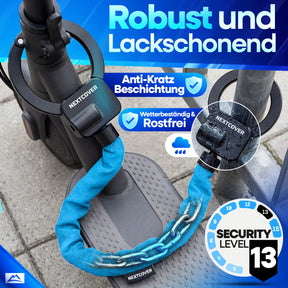 Nextcover Scooterschloss mit Anti-Kratz Beschichtung, wetterbeständigem Gehäuse und Security Level 13 montiert am E-Scooter und Pfosten