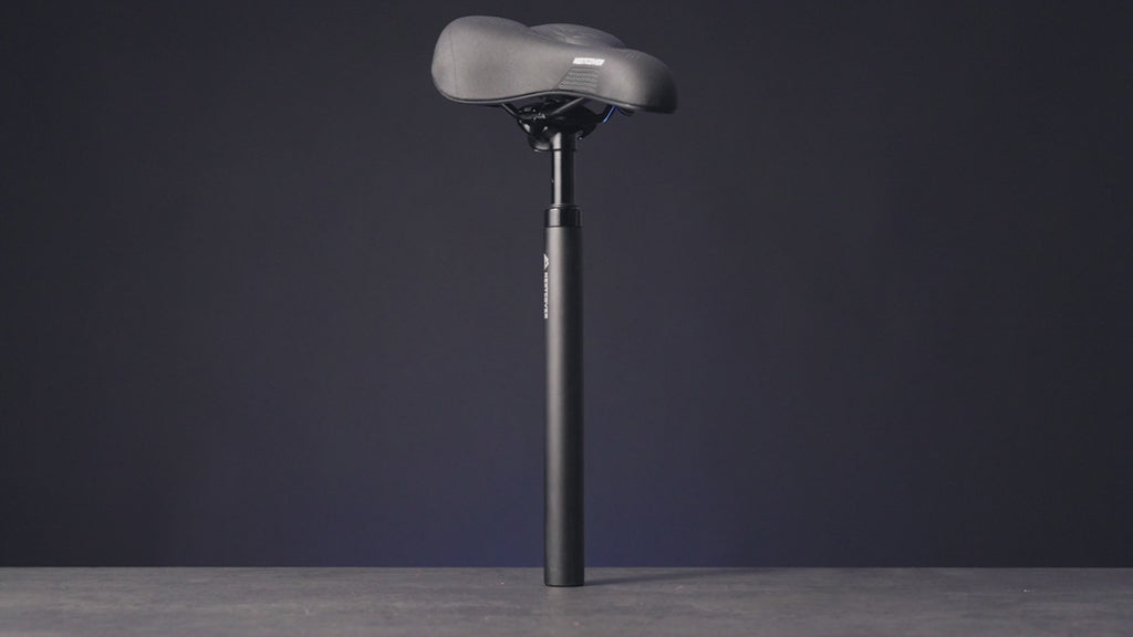 Produktvorstellung des Nextcover Bundles aus ComfortOne Fahrradsattel und gefederter Sattelstütze – ergonomischer Sitzkomfort kombiniert mit stoßdämpfender Federung für schmerzfreies und entspanntes Radfahren auf jedem Terrain.